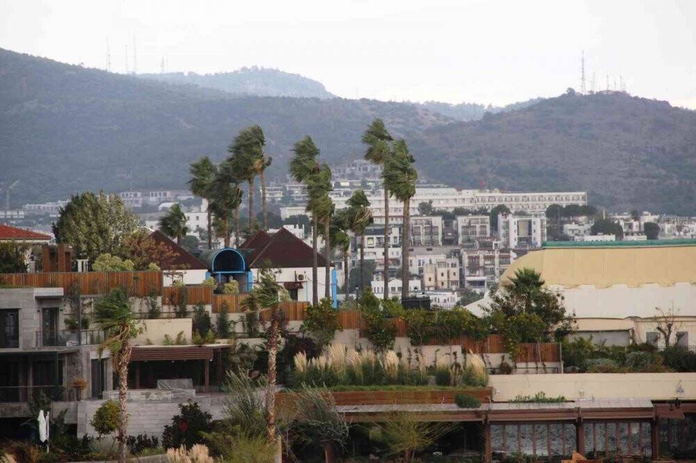 Bodrum’da fırtına etkili oluyor