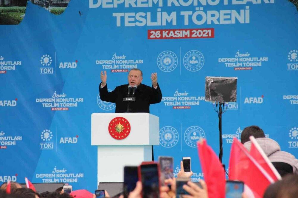Cumhurbaşkanı Erdoğan deprem konutlarını teslim etti