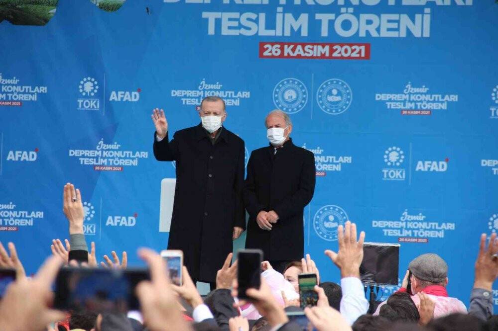 Cumhurbaşkanı Erdoğan deprem konutlarını teslim etti