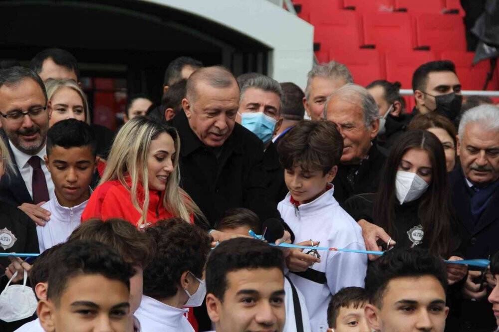 İzmir Alsancak Stadına "Mustafa Denizli" adı verildi