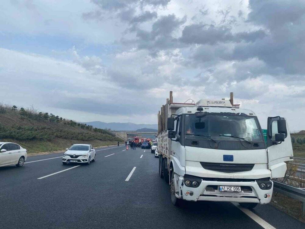 Bursa’da otobanda feci kaza: 4 kişi öldü