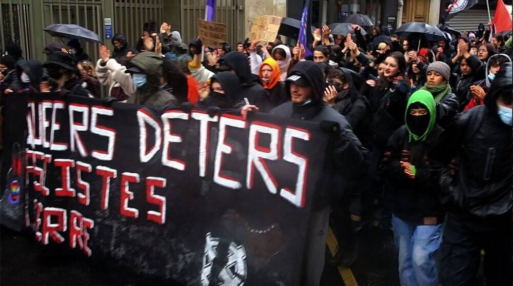 Paris’te faşizm ve İslamofobi karşıtı yürüyüş düzenlendi