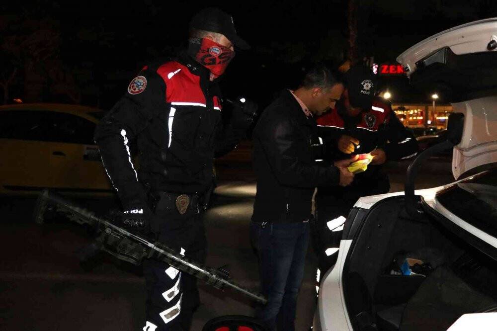 Adana'da aranan 21 kişi yakalandı