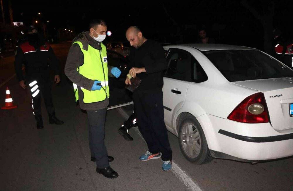 Adana'da aranan 21 kişi yakalandı