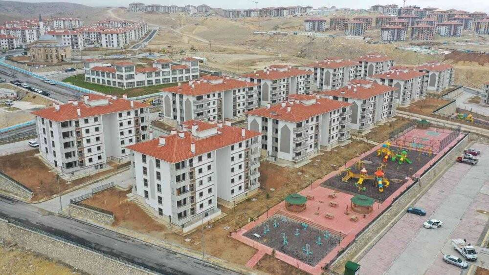 Başkan Altay ve Başkan Pekyatırmacı Ardıçlı TOKİ’de incelemelerde bulundu