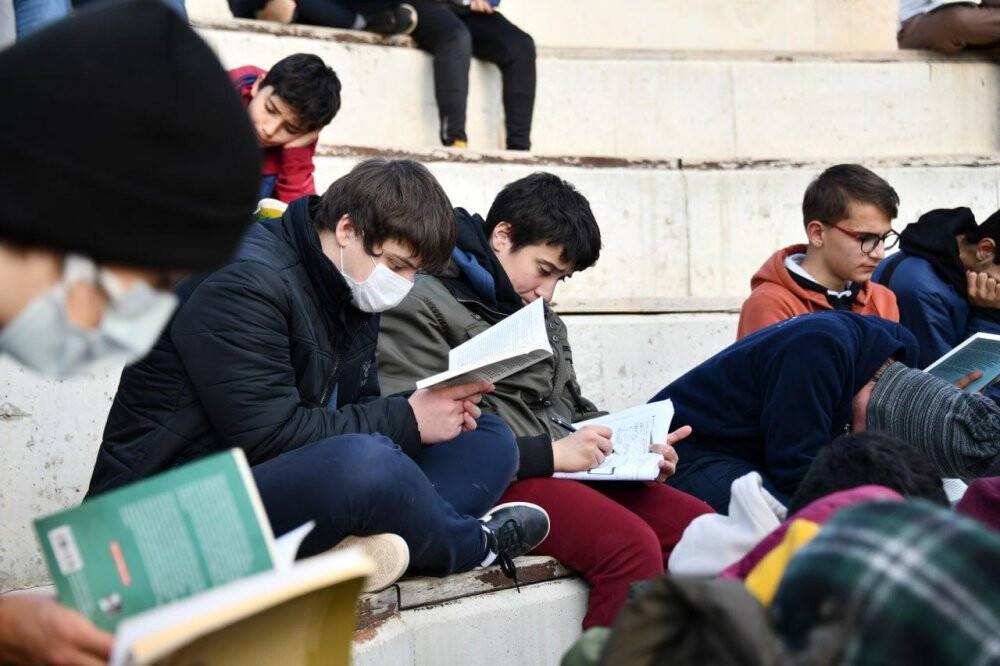 Lise Medeniyet Akademisi gençleri Taşkent kampında