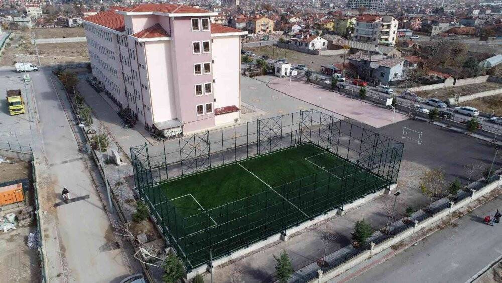 Başkan Kavuş’tan 6 halı saha müjdesi daha