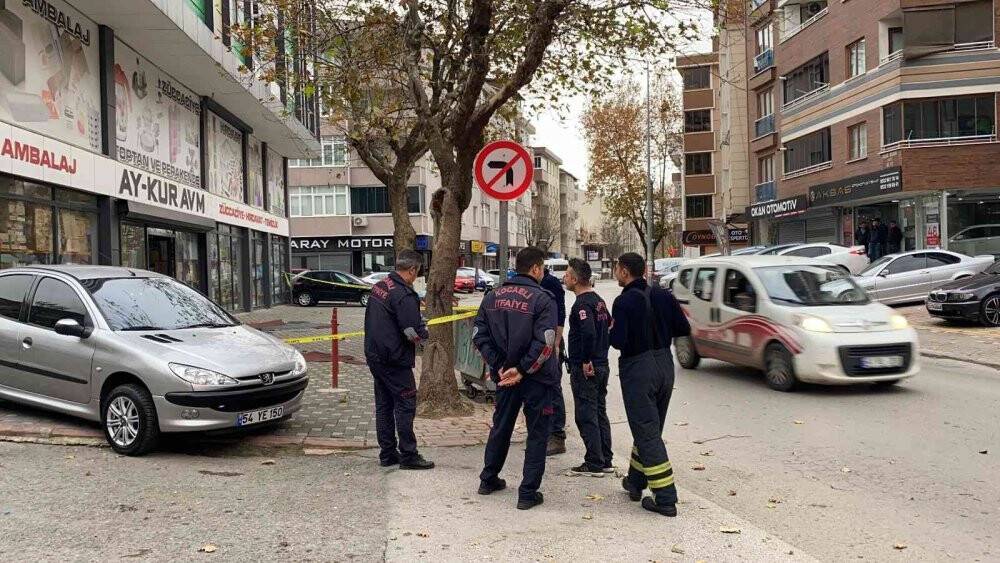 Fırtınada uçan çatı izolasyonu korkuttu