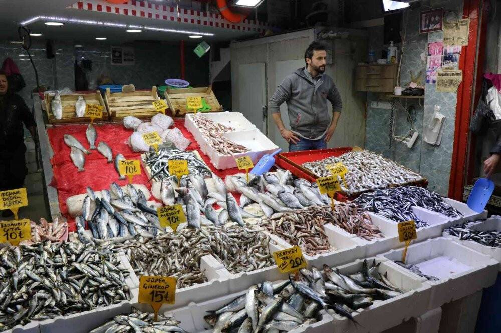 Hamsi fiyatlarının düşmesini bekleyenlere kötü haber: