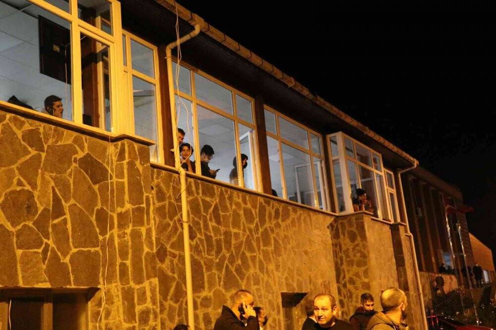 Rize’de çatısı yanan yurttaki öğrenciler diğer yurtlara yerleştirildi