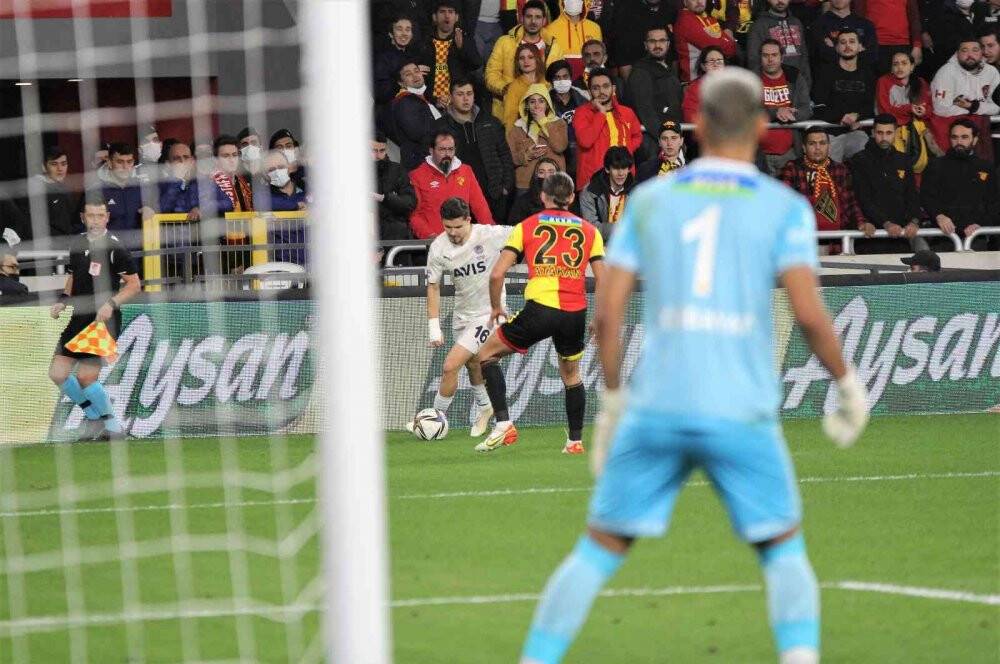 Spor Toto Süper Lig: Göztepe: 1 - Fenerbahçe: 1 (Maç sonucu)