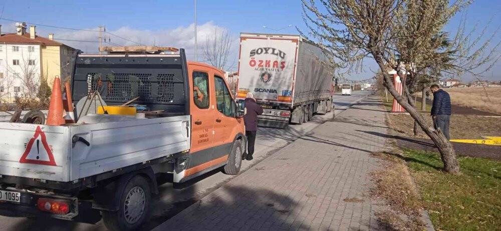 Afyonkarahisar-Konya yolunda fırtına etkşli oldu