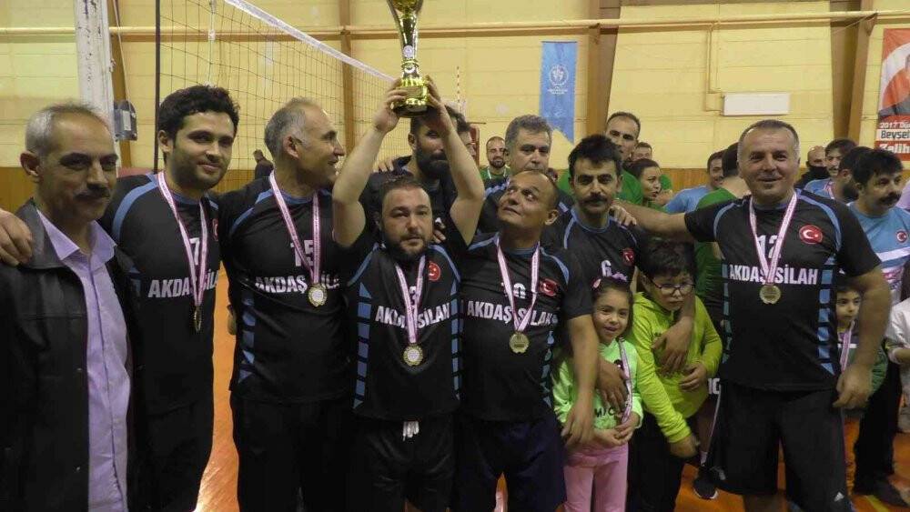 Beyşehir’de öğretmenler arası voleybol turnuvası sona erdi
