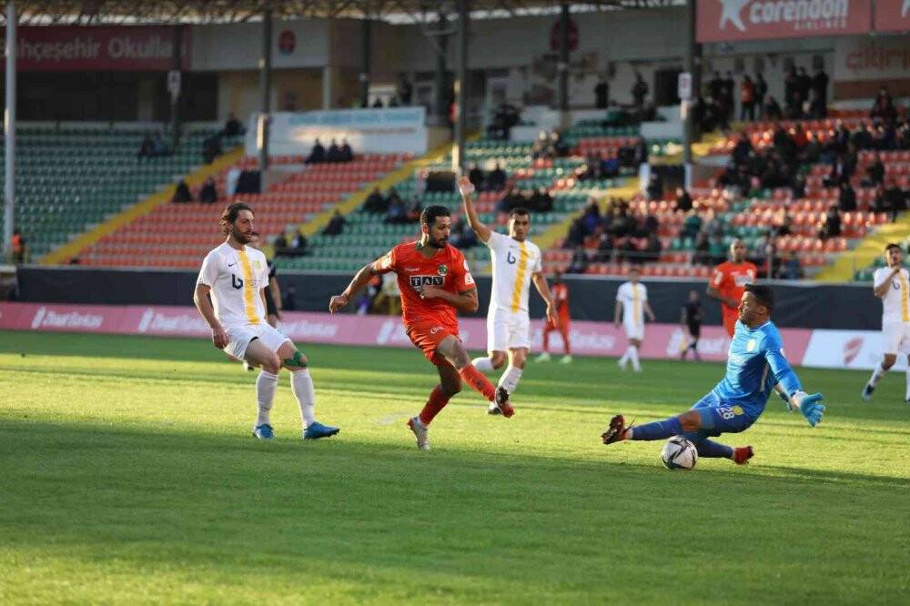 Alanyaspor kupada 5. tura rahat çıktı