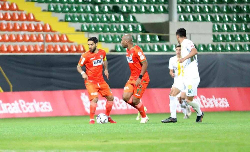 Alanyaspor kupada 5. tura rahat çıktı