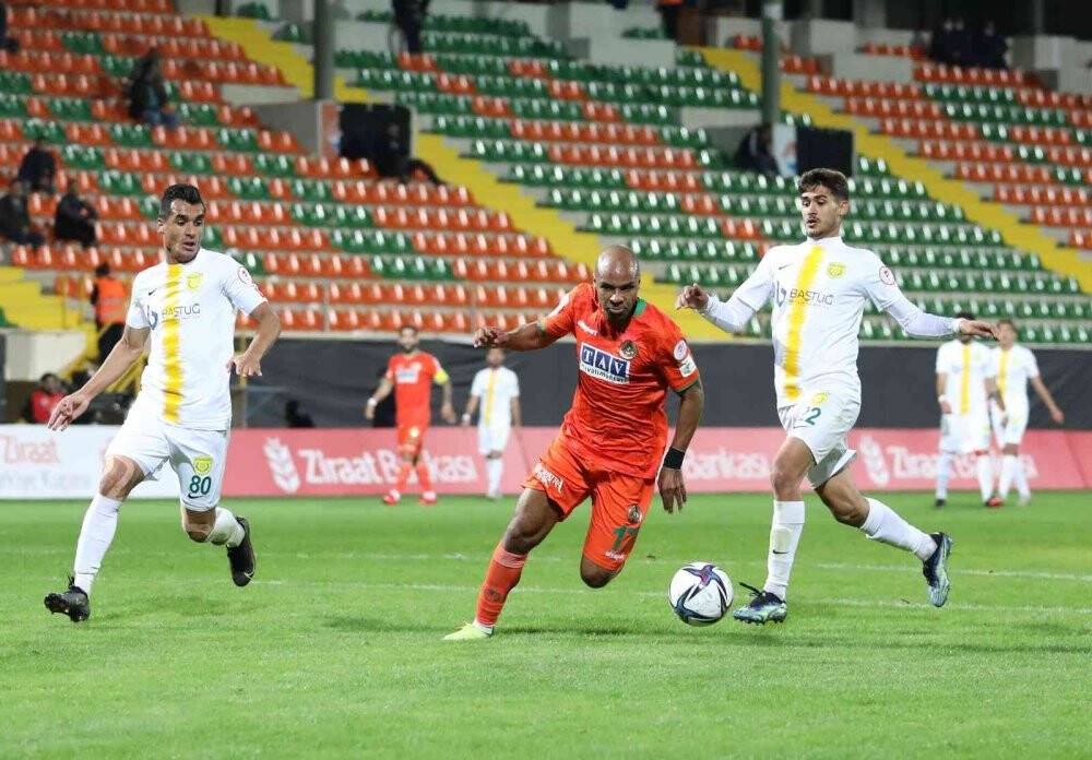 Alanyaspor kupada 5. tura rahat çıktı