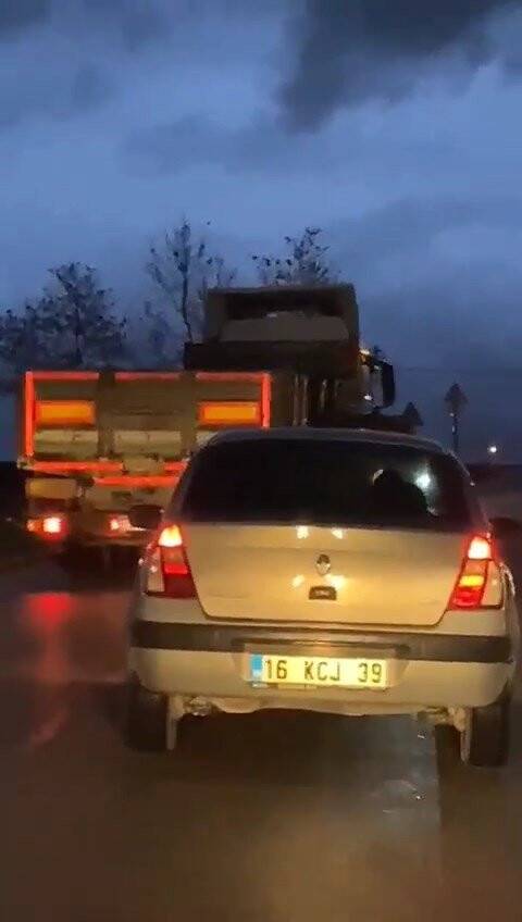 Bursa’da kaza "geliyorum" dedi; 2 yaralı