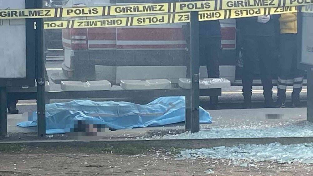 E-5 Karayolu’nda korkunç olay: Sevgilisiyle tartışan adam kendini vurdu