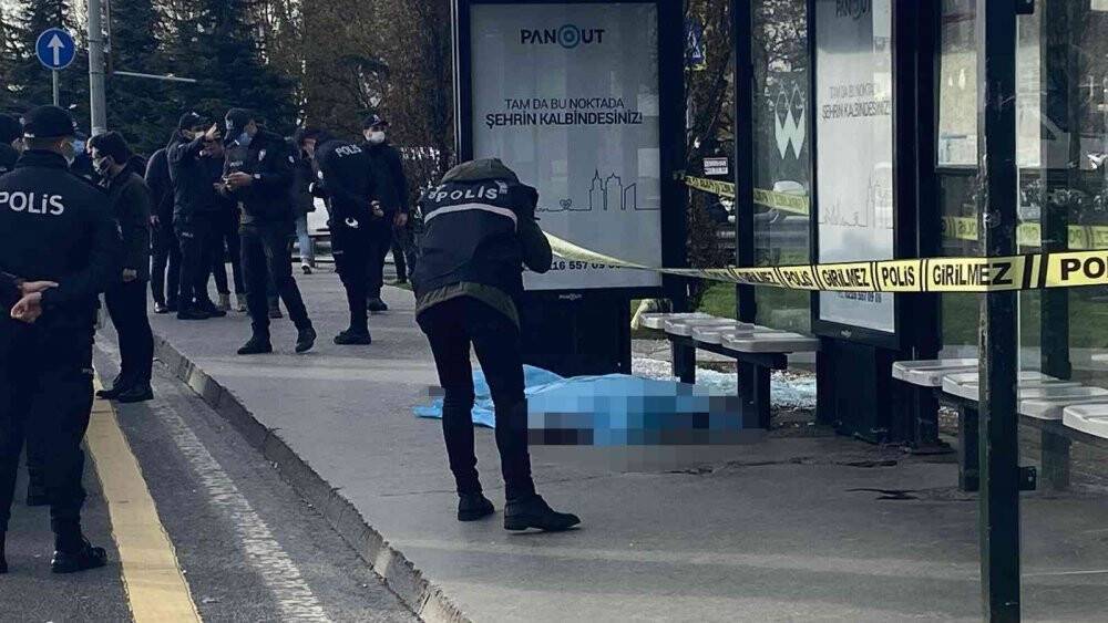 E-5 Karayolu’nda korkunç olay: Sevgilisiyle tartışan adam kendini vurdu