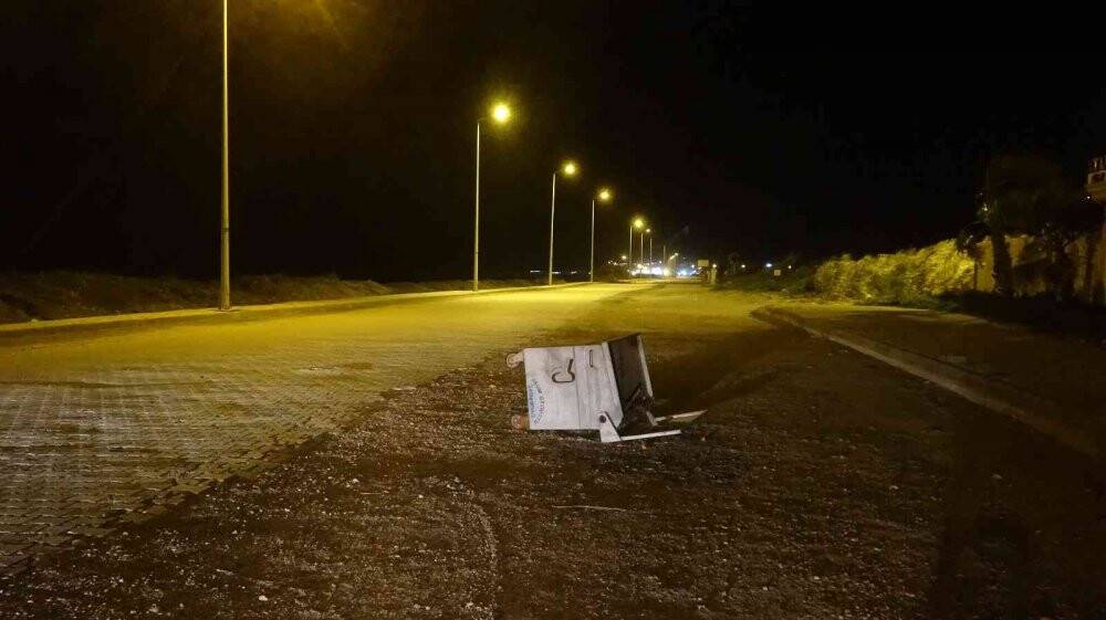 Hatay’da fırtına nedeniyle deniz taştı