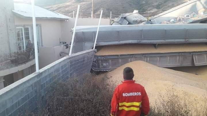 Meksika’da iki tren kafa kafaya çarpıştı: 6 yaralı
