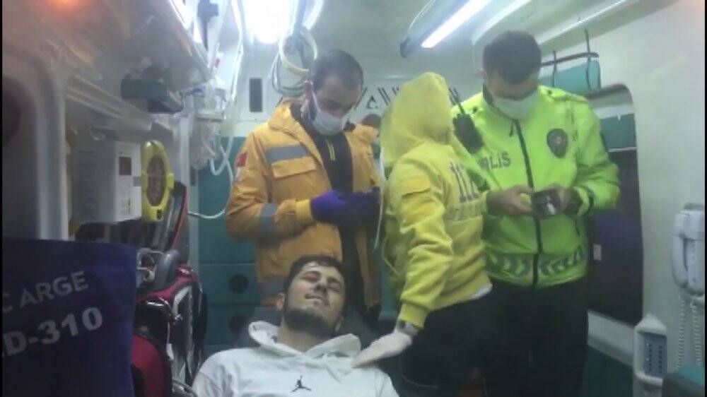 Beşiktaş’ta alkollü sürücü servis aracına çarptı: 1 yaralı