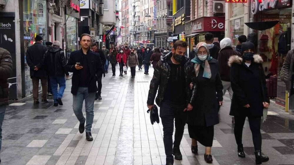 Bilim kurulu üyesi uyardı! Omicronla ilgili endişelerimiz var