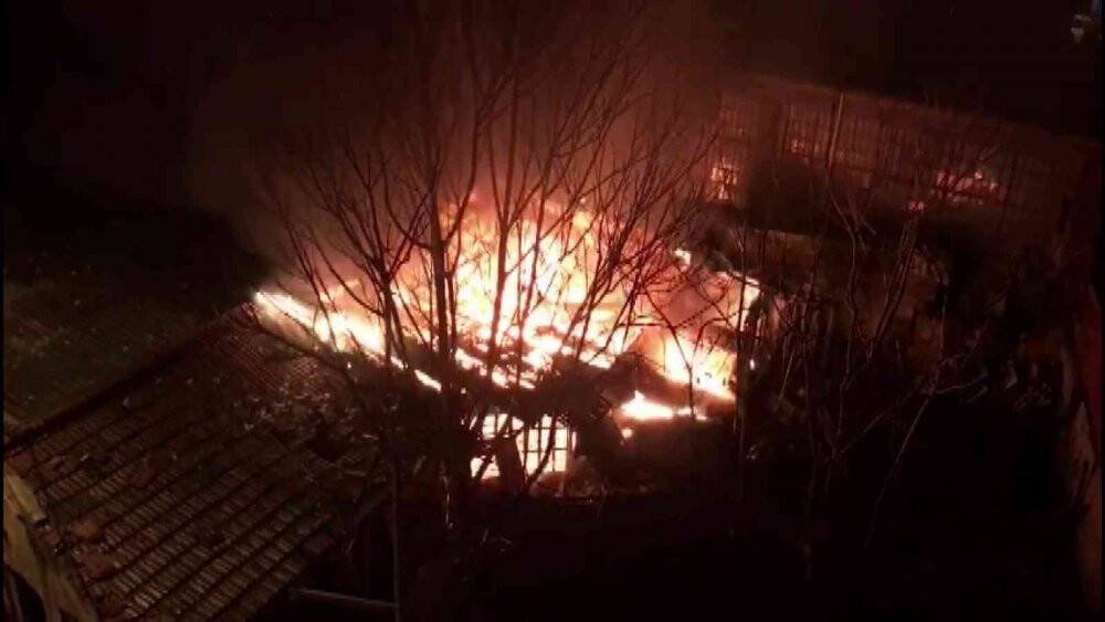 Bursa’da marangoz atölyesinde yangın