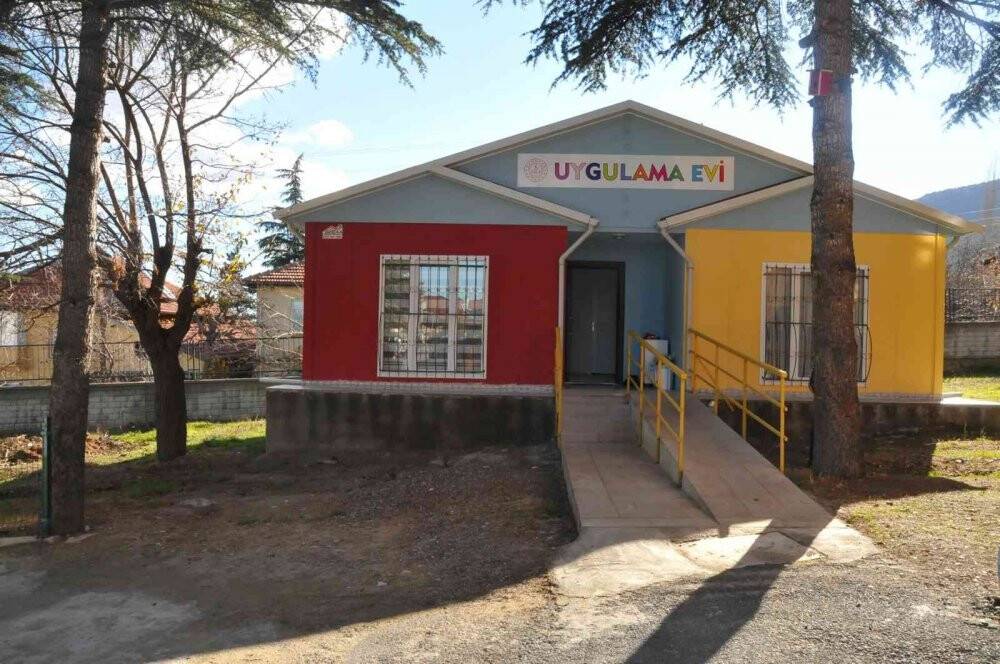 Akşehir’de engeliler için Özel Uygulama Evi açıldı