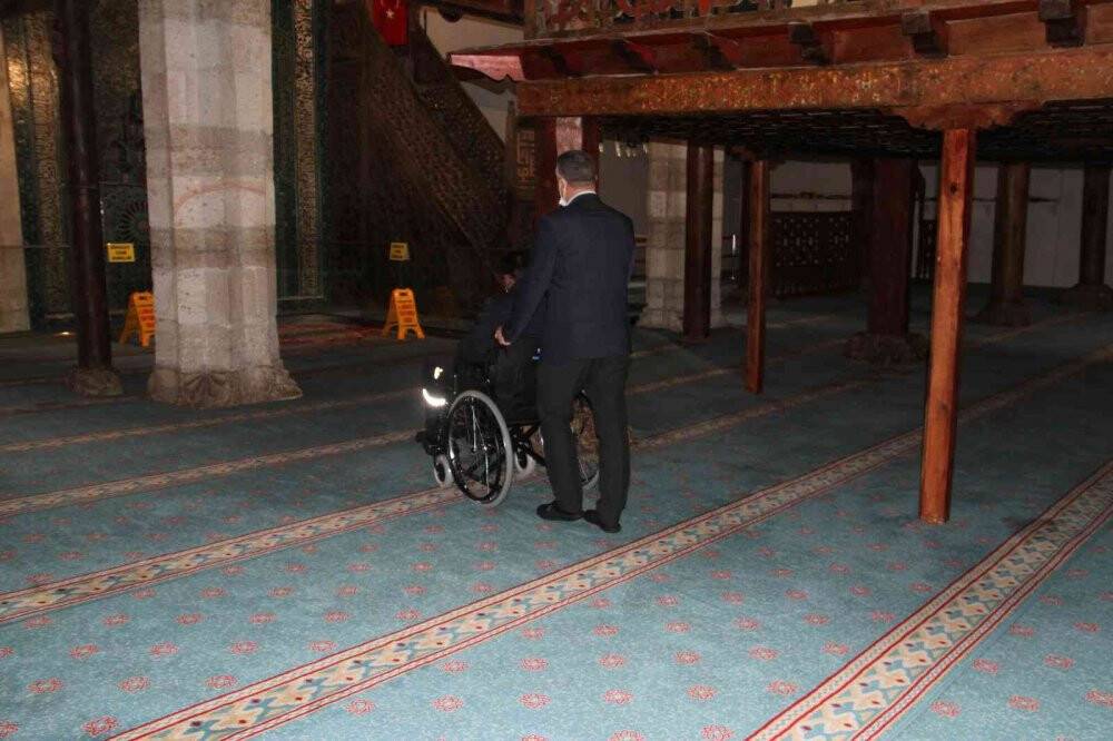 Beyşehir’deki tarihi Eşrefoğlu Camisi’nde engelli bireylere engelsiz ziyaret imkanı