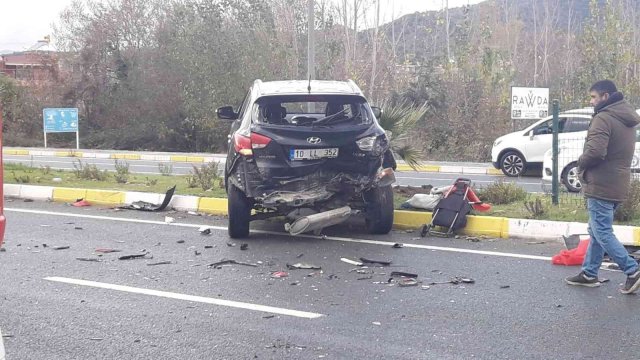 Edremit’te trafik kazası: 2 yaralı