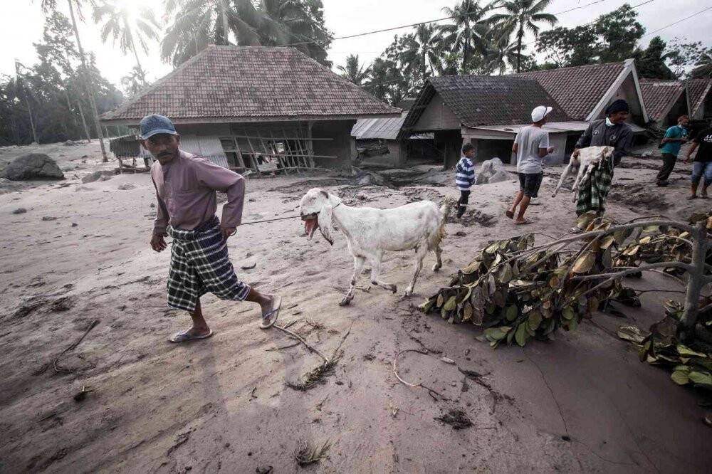 Endonezya’daki yanardağ patlamasında can kaybı 13’e yükseldi