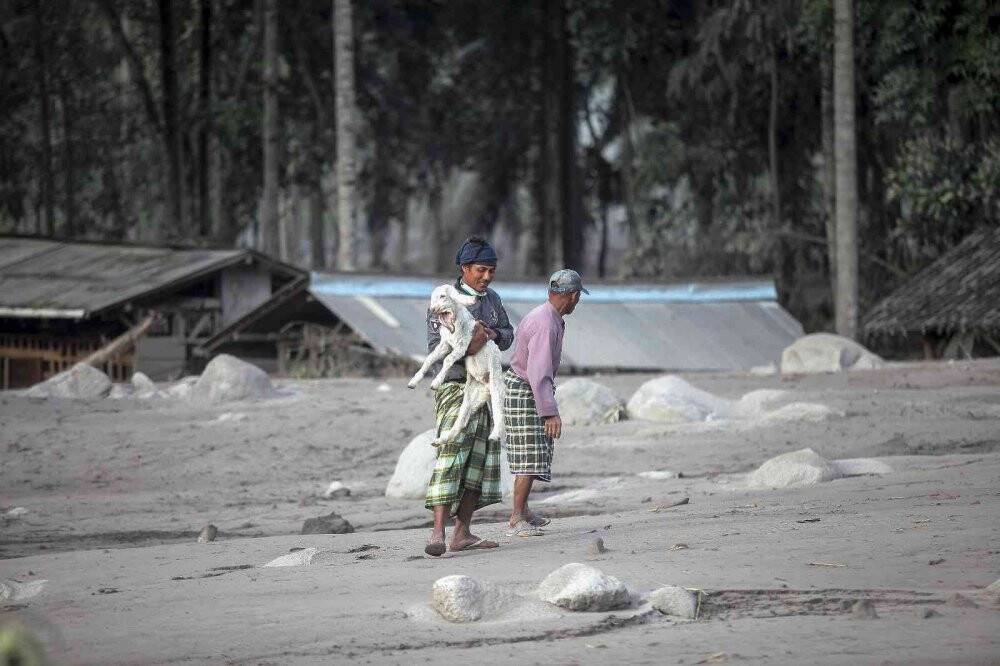 Endonezya’daki yanardağ patlamasında can kaybı 13’e yükseldi