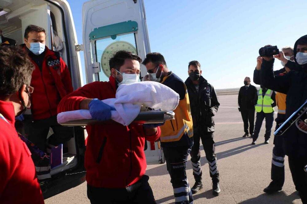 Henüz adı bile konulamadı, uçak ambulansla Ankara’ya sevk edildi