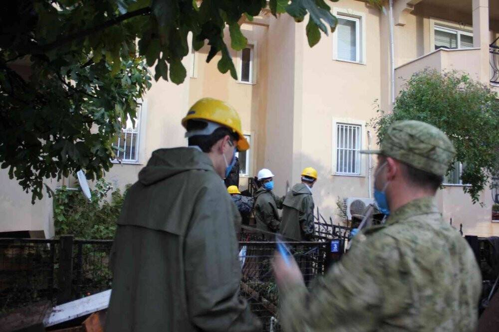 Marmaris’teki sel bölgesinde temizlik çalışmaları devam ediyor