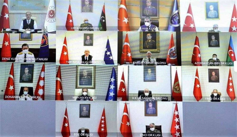 Bakan Akar kuvvet komutanları ile toplantı gerçekleştirdi