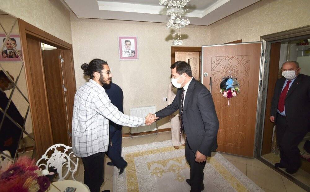 Başkan Hasan Kılca ve Kaymakam Orhan’dan şehit ailelerine ziyaret