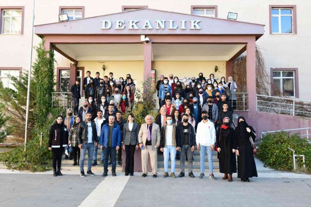 Lise öğrencilerinden Van Yüzüncü Yıl Üniversitesine ziyaret