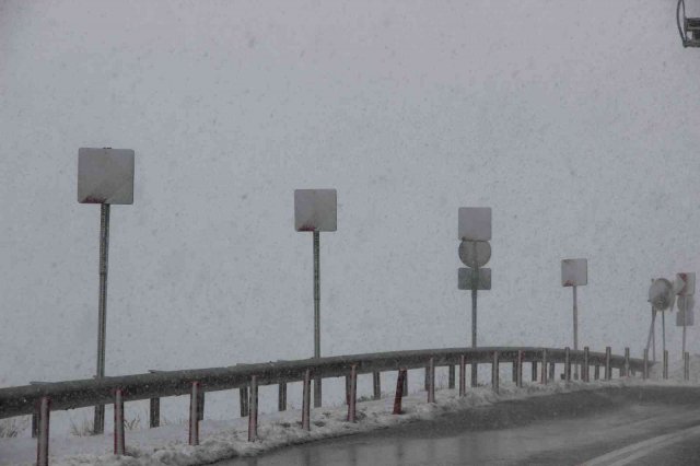 Meteoroloji uyarmıştı, beklenen kar yağışı Erzurum’da başladı