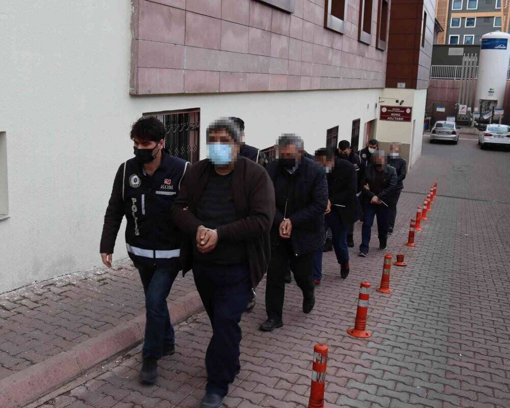 FETÖ’cülere ev ayarlayanlara operasyon: 6 gözaltı