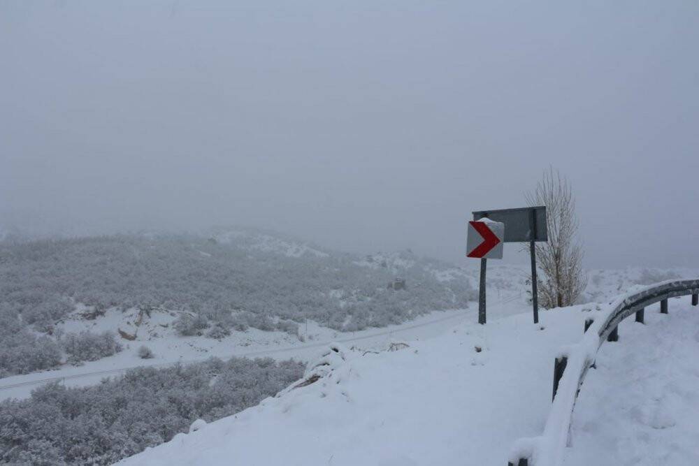Karaman’ın 3 ilçesine mevsimin ilk karı düştü