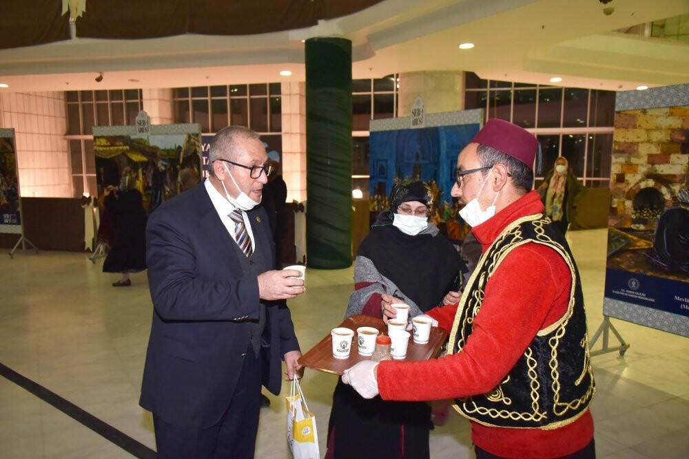 Karatay Belediyesi’nden geleneksel sahlep ikramı