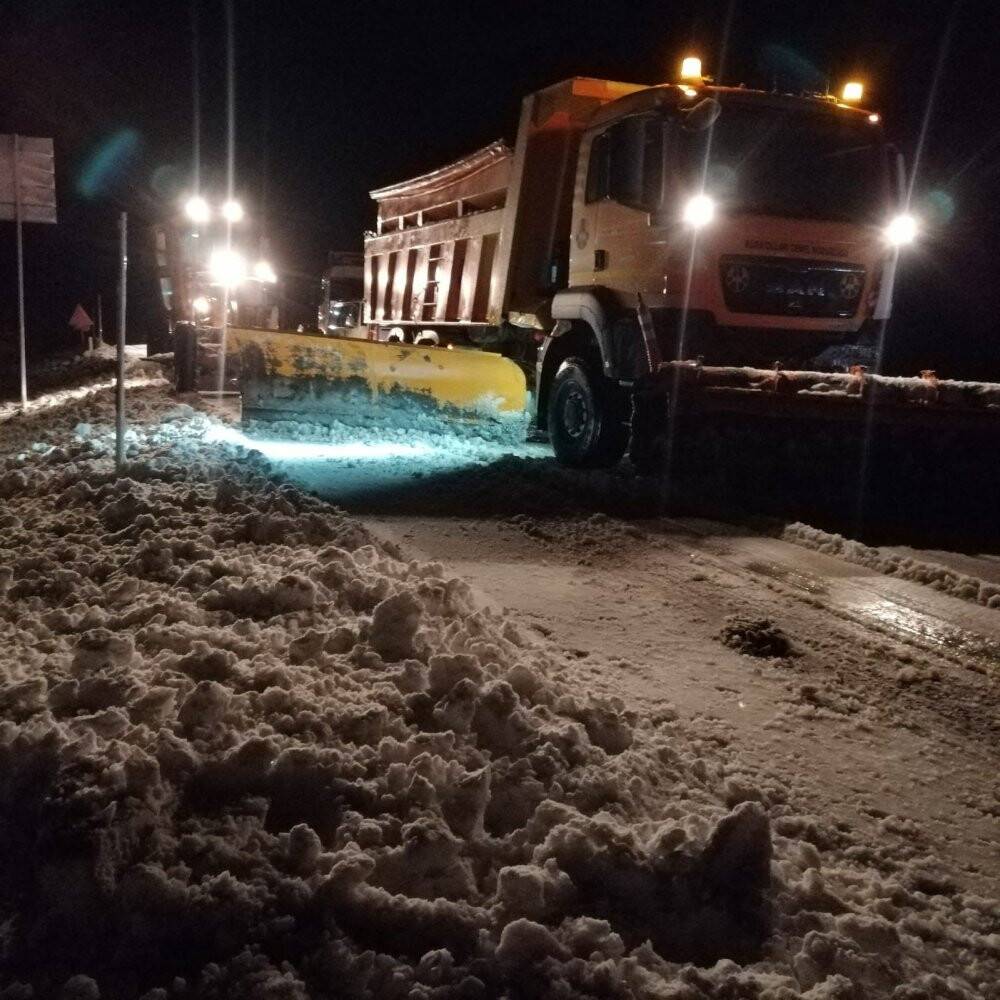 Konya-Antalya karayolunda kar kalınlığı 30 santime ulaştı