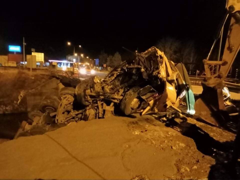 Konya yolunda kaza! Süt kamyonu kanala uçtu