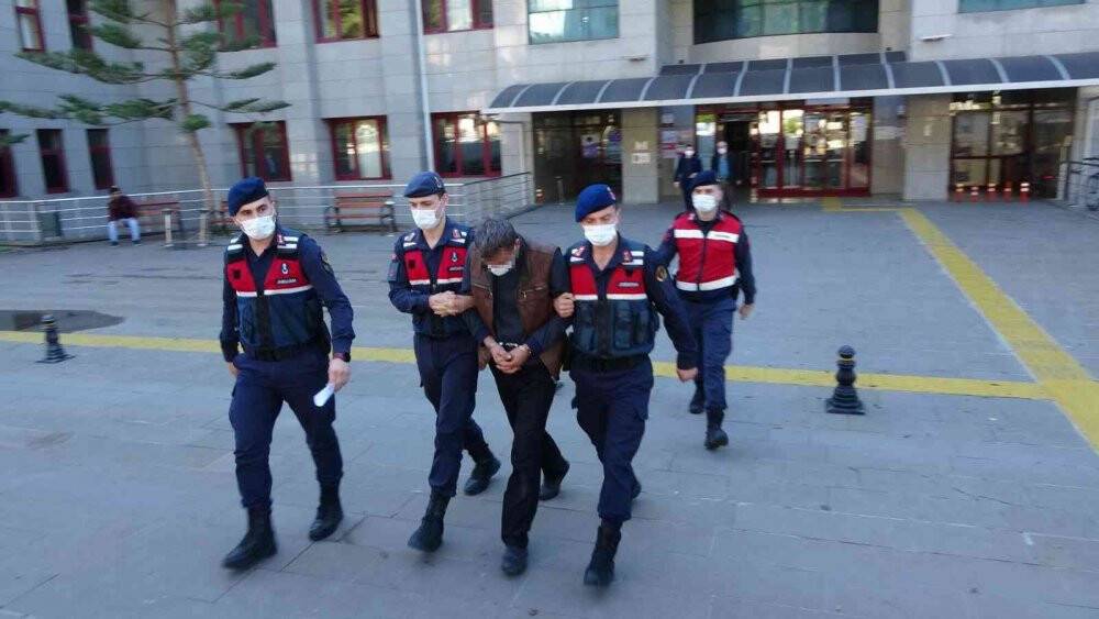 Öfkeli koca evi terk eden karısını 230 kilometre takip edip sokak ortasında bıçakladı