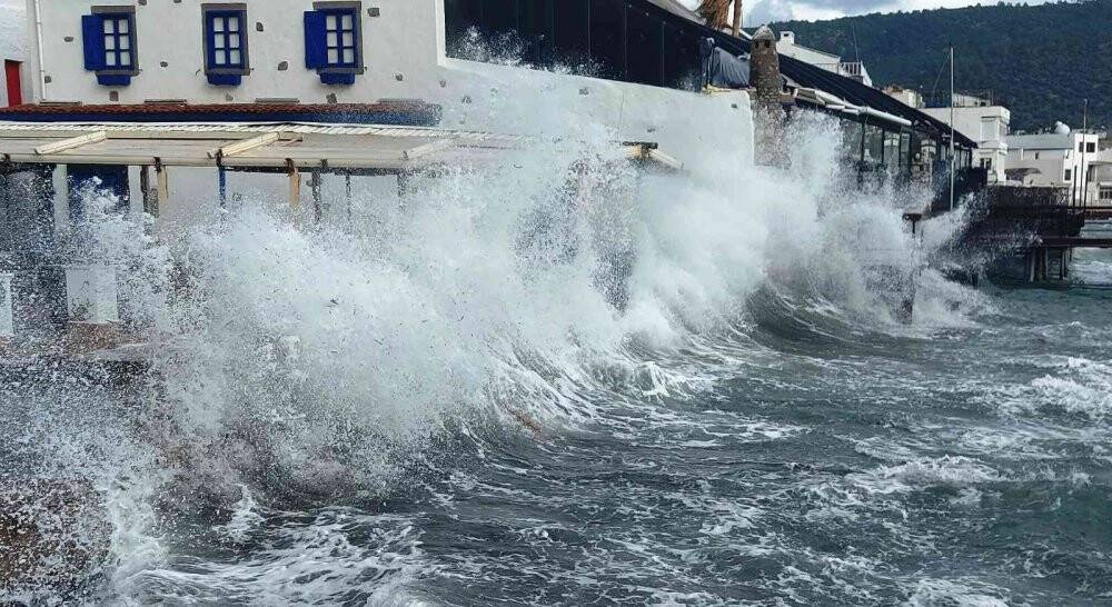 Bodrum fırtınanın esiri oldu