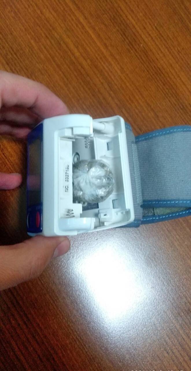 Kargoyla gönderilen tansiyon aletinden uyuşturucu çıktı