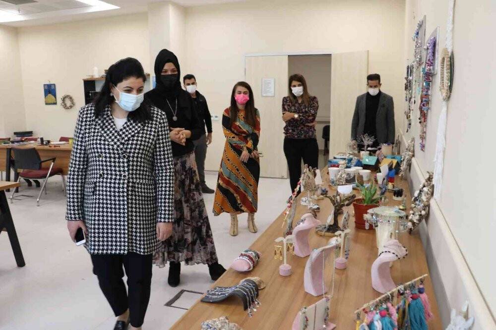 Tedavi gören madde bağımlıları için sosyal kurslar