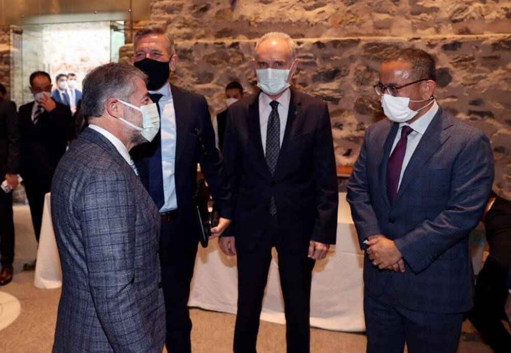 Hazine ve Maliye Bakanı Nebati iş dünyası temsilcileriyle yeni ekonomi modelini konuştu