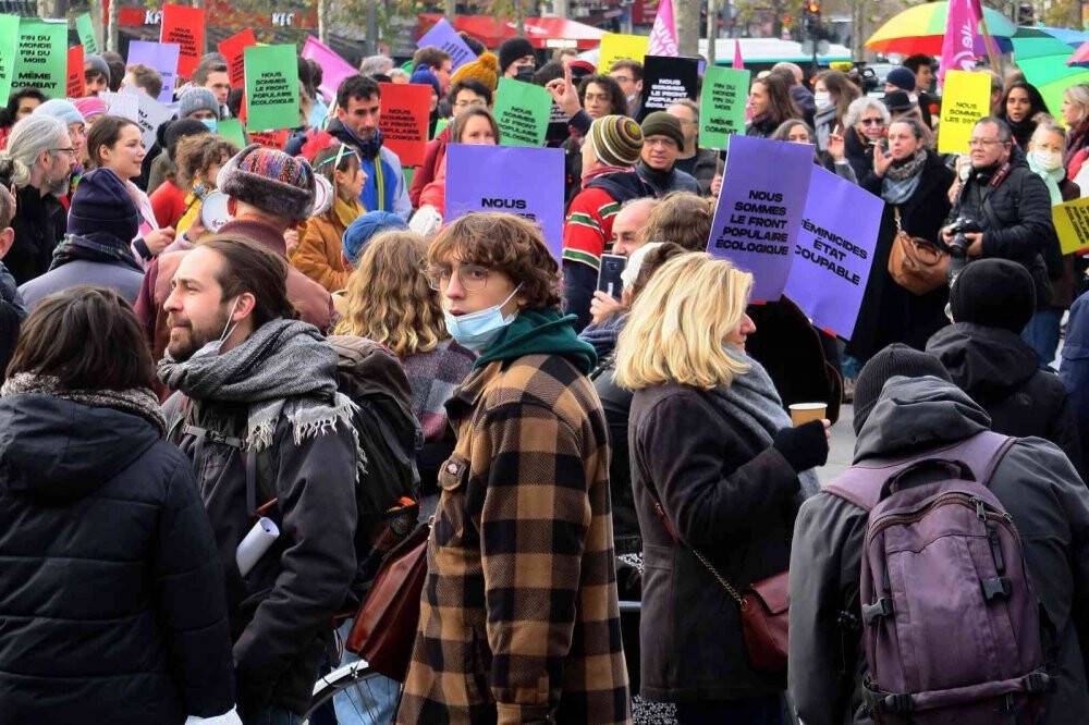 Paris’te ırkçılık karşıtı protesto